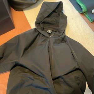 Packable light rain coat from Nike
